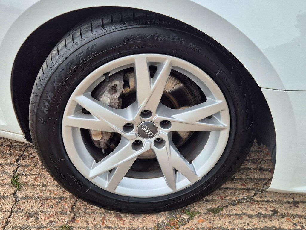 Audi A4 2.0 Tdi Ultra Sport Euro 6 Ss V5VKX White #3