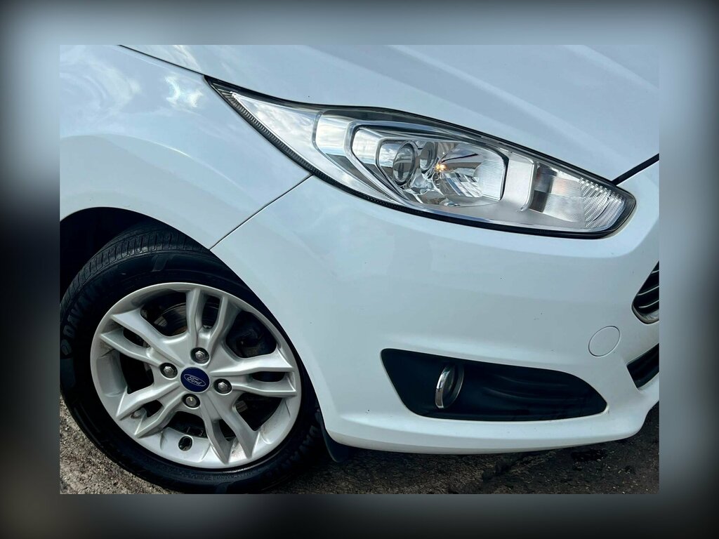 Ford Fiesta 1.0T Ecoboost Zetec Euro 5 Ss YG14RRK White #2
