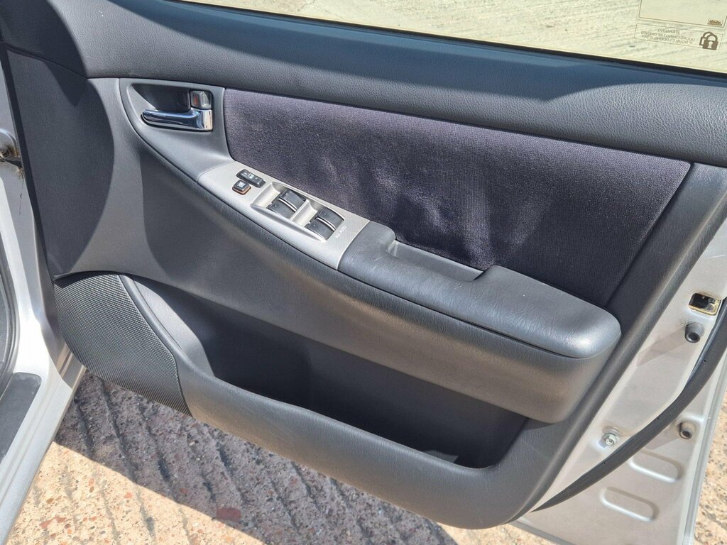 Toyota Corolla 1.4 Vvt-i T Spirit Silver #6