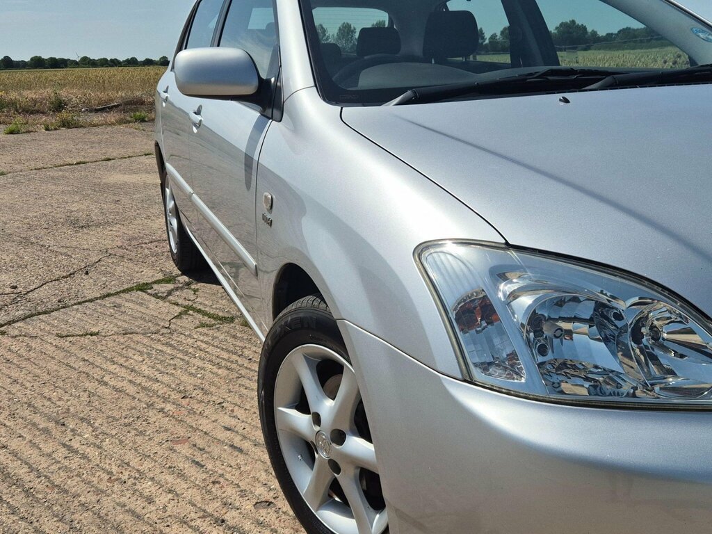 Toyota Corolla 1.4 Vvt-i T Spirit Silver #3