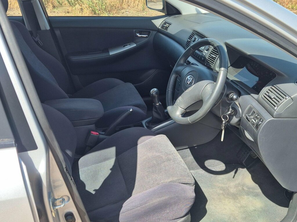 Toyota Corolla 1.4 Vvt-i T Spirit Silver #5