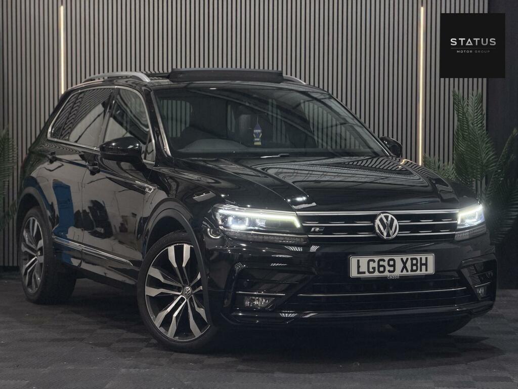 Volkswagen Tiguan R-line LG69XBH Black #4