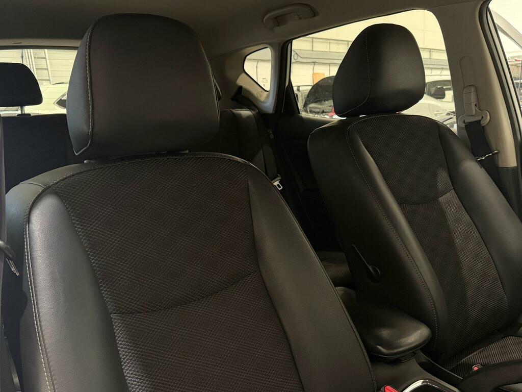 Nissan Pulsar Hatchback Blue #17
