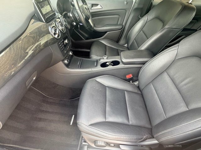 Mercedes-Benz B Class Mpv White #24