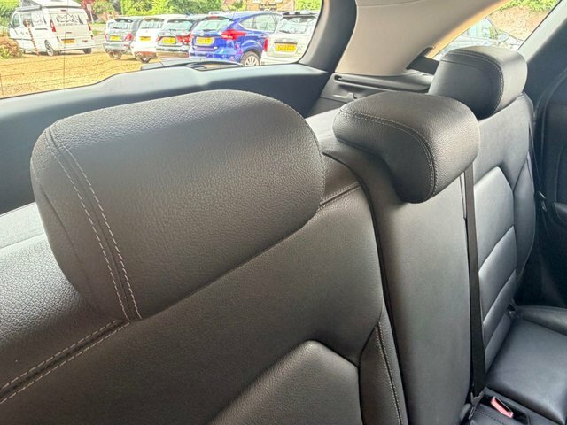 Mercedes-Benz B Class Mpv White #28