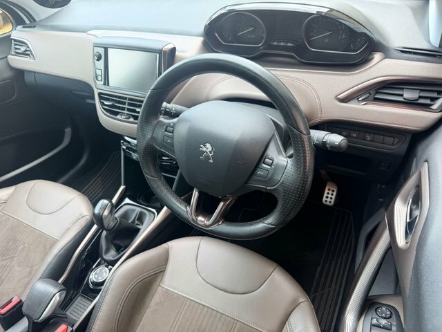 Peugeot 2008 Gt Line Red #32