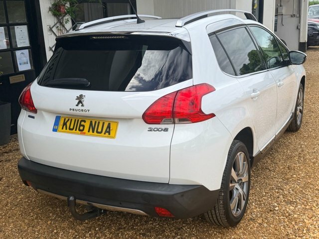 Peugeot 2008 Gt Line Red #7