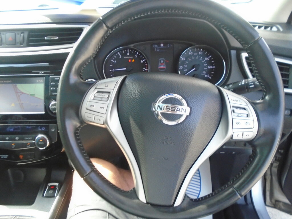 Nissan Qashqai Hatchback Black #10