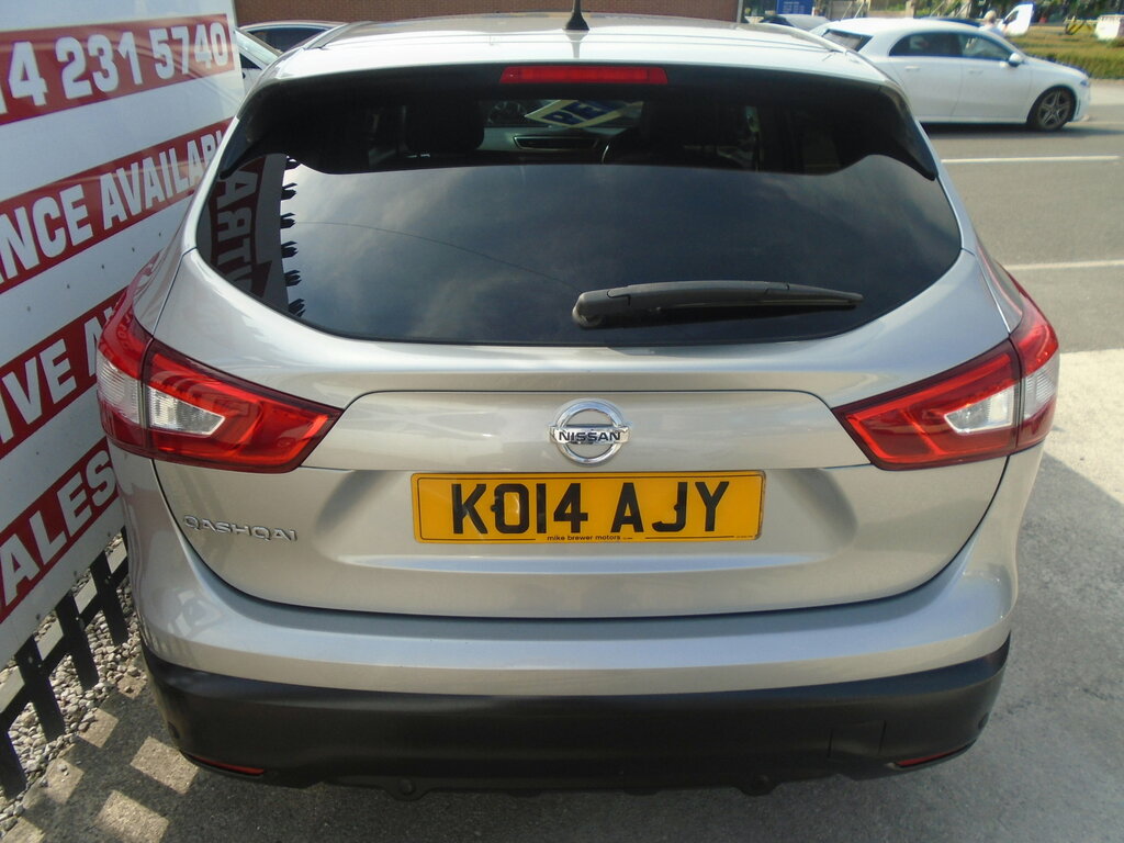 Nissan Qashqai Hatchback Black #15