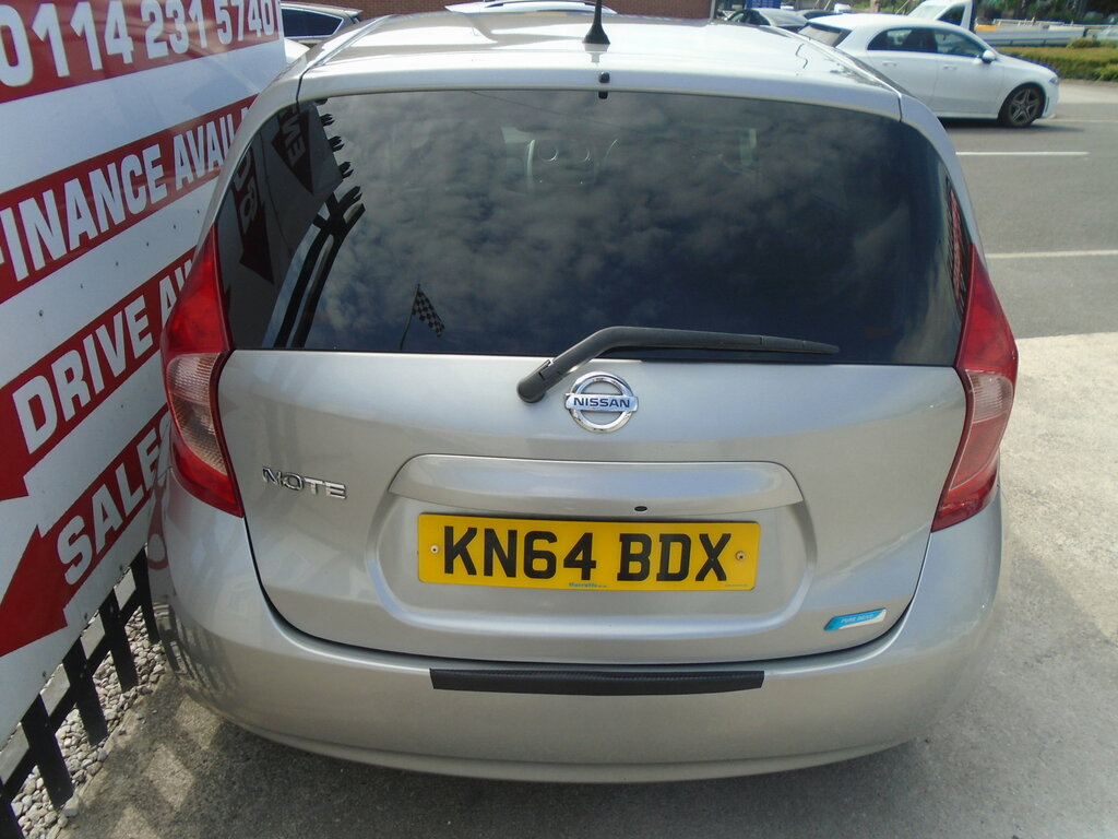 Nissan Note Tekna Red #12