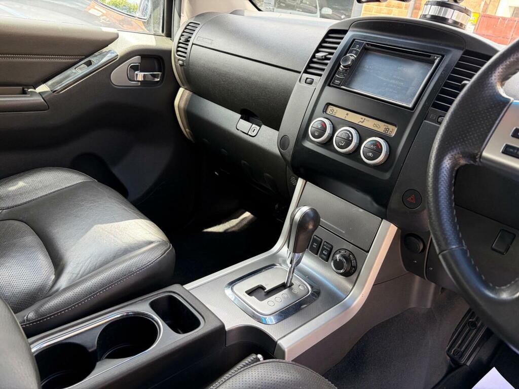 Nissan Navara Dci Tekna 4X4 Shr Dcb Black #19