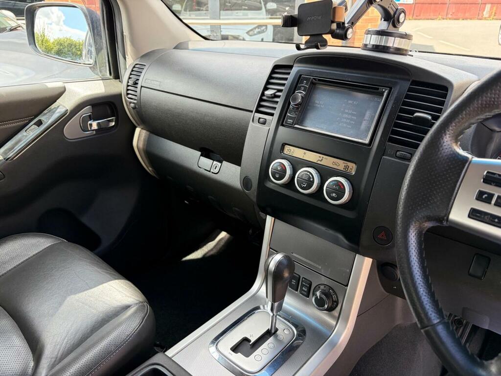 Nissan Navara Dci Tekna 4X4 Shr Dcb Black #14