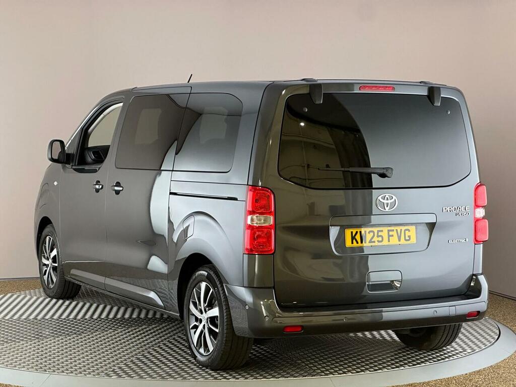 Toyota Proace Verso 75Kwh Design Medium Mpv Mwb #4