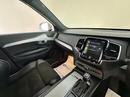 Volvo XC90 R Design Pro Black #42