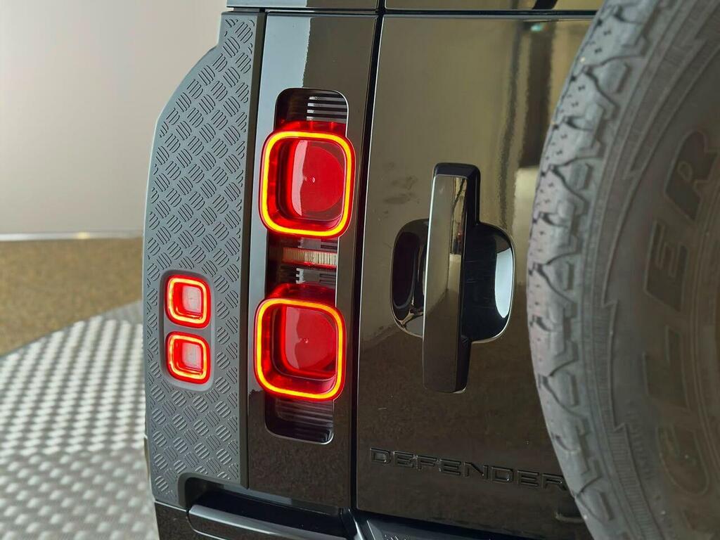 Land Rover Defender 110 X-dynamic Se Black #21
