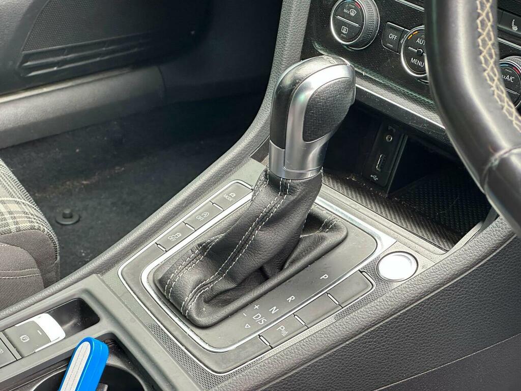 Volkswagen Golf 2.0 Tdi Bluemotion Tech Gtd Nav Dsg Euro 6 Ss MD66AXF #2