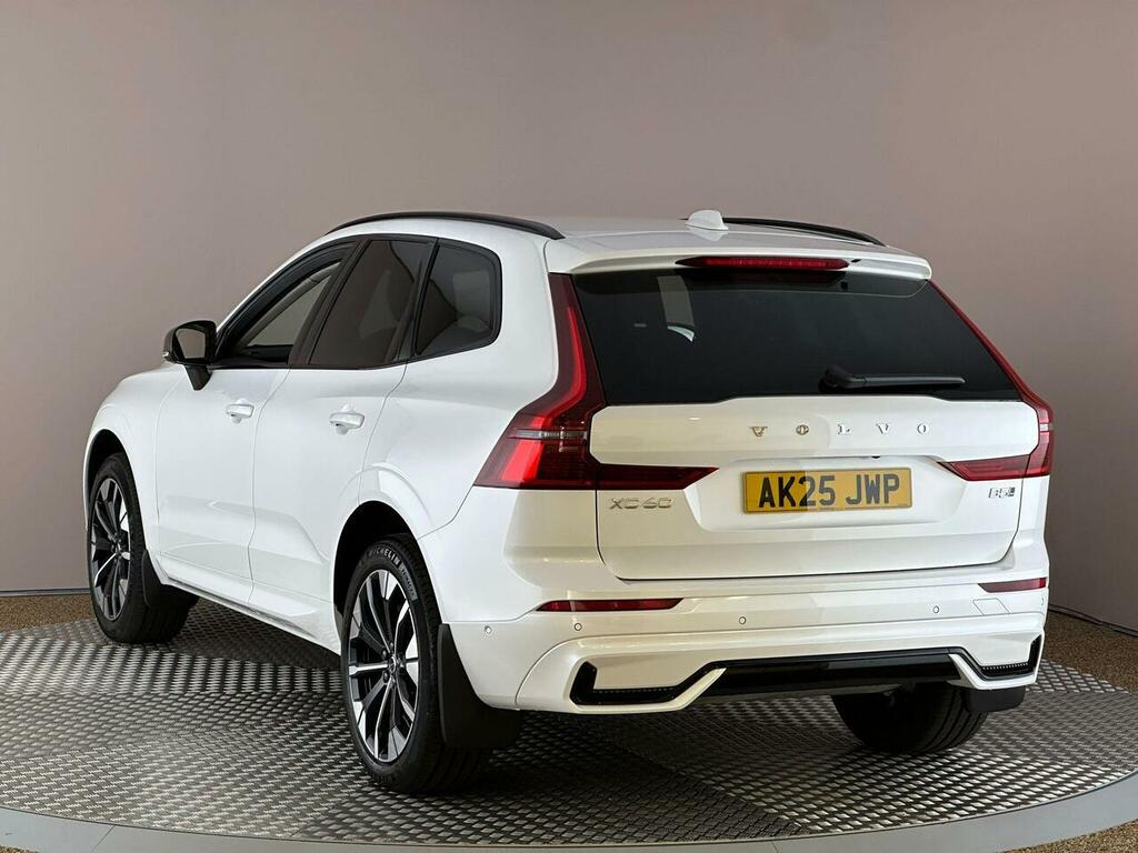 Volvo XC60 2.0 B5 Mhev Plus Pro Suv #4