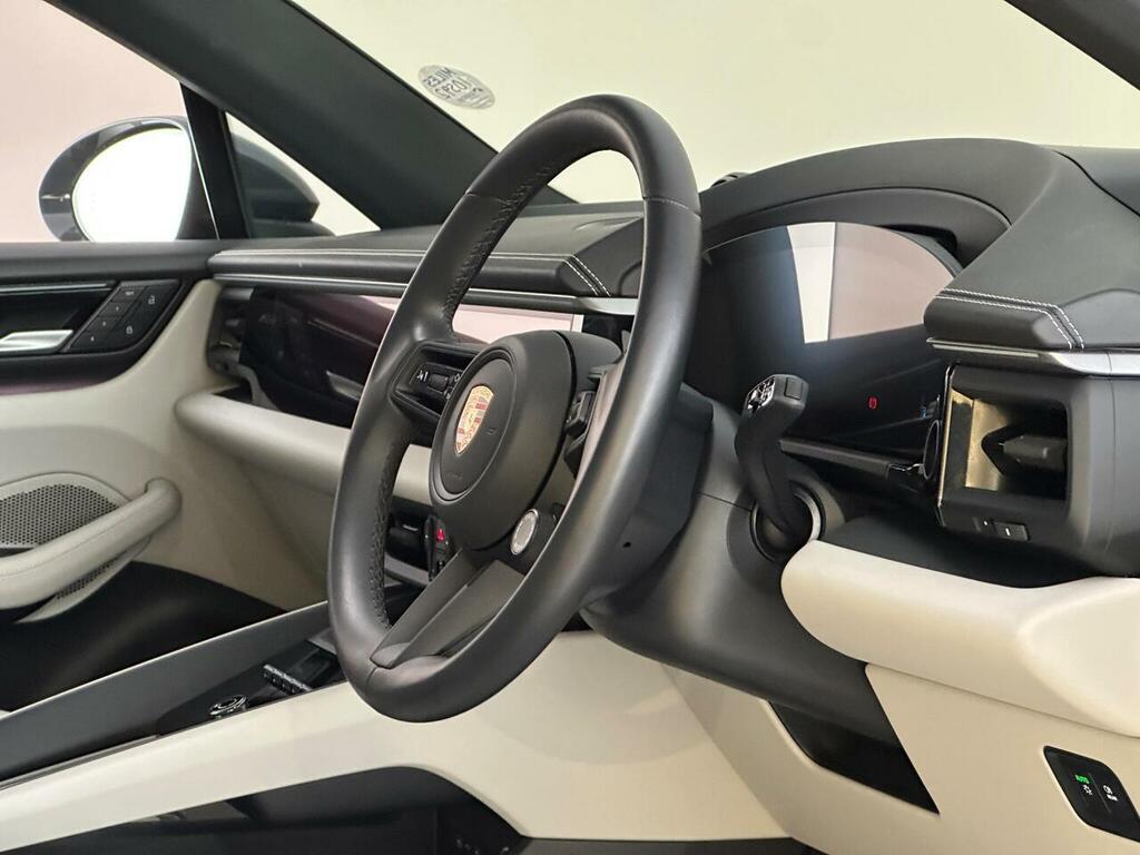 Porsche Macan Pdk  #10