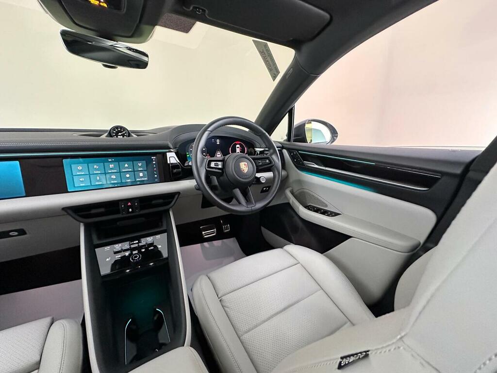 Porsche Macan Pdk  #27