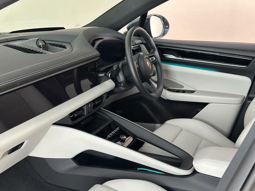 Porsche Macan Pdk  #26