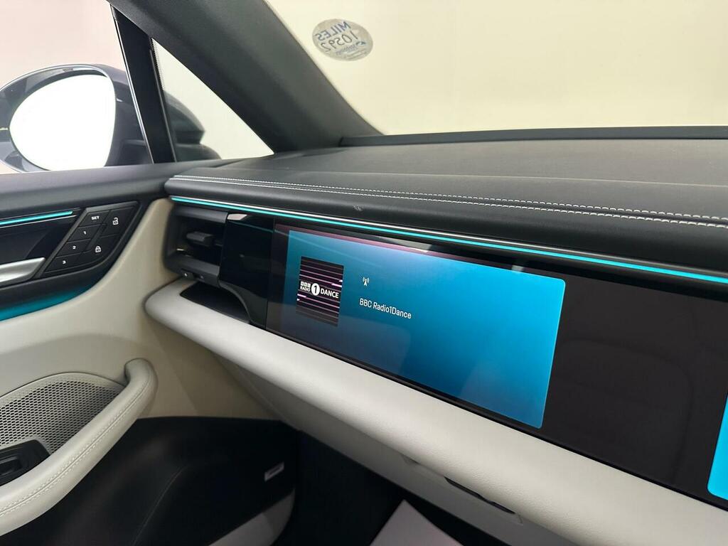 Porsche Macan Pdk  #17