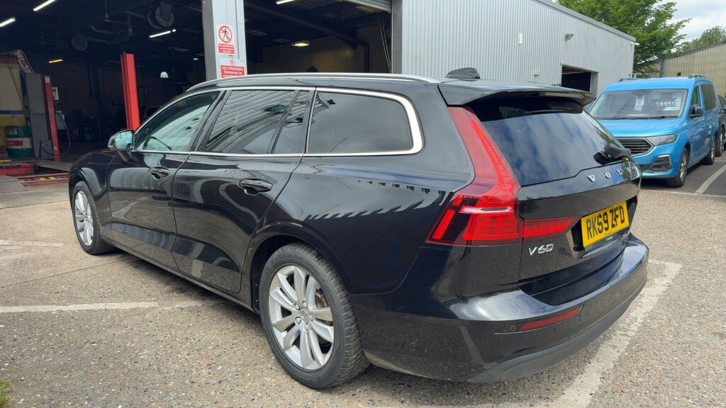 Volvo V60 D3 Momentum Pro RK69ZFD #2