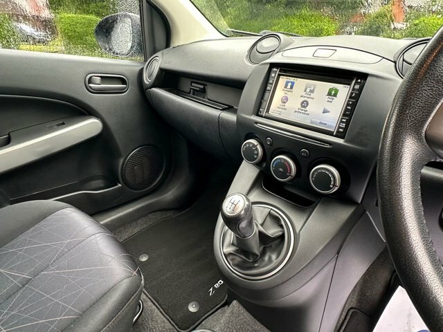 Mazda 2 Hatchback 1.3 Venture 2013 Red #20