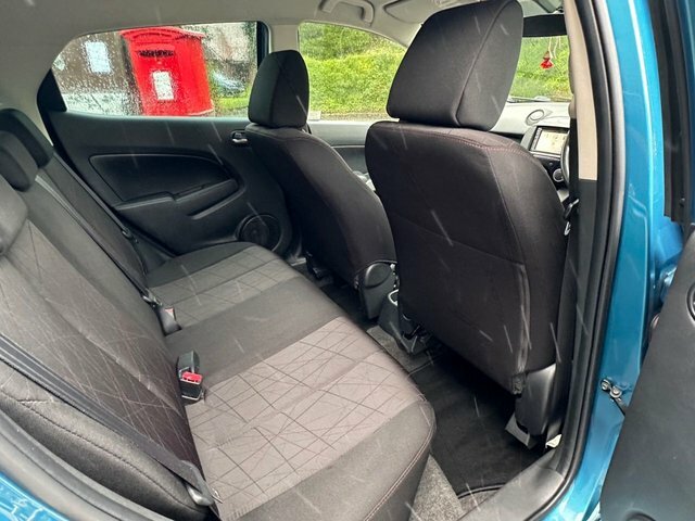 Mazda 2 Hatchback 1.3 Venture 2013 Red #22