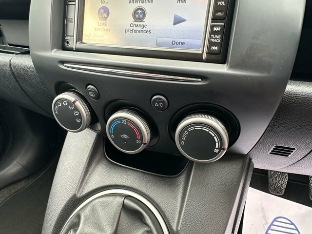 Mazda 2 Hatchback 1.3 Venture 2013 Red #19