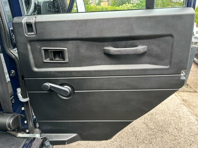 Land Rover Defender Estate #23