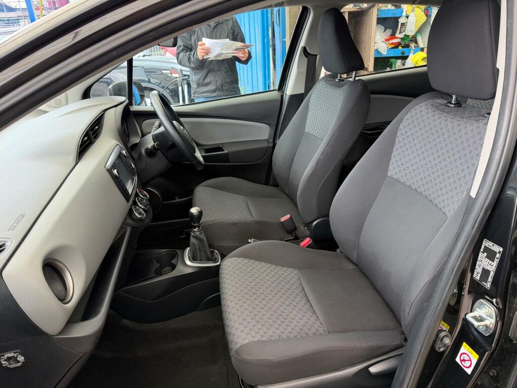 Toyota Yaris Hatchback 1.33 Dual Vvt-i Icon Euro 6 201565 GJ65WFP Black #5