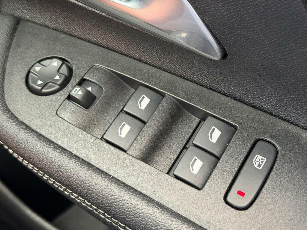 Vauxhall Mokka-e Vauxhall Mokka 50Kwh Ultimate Suv ... #33