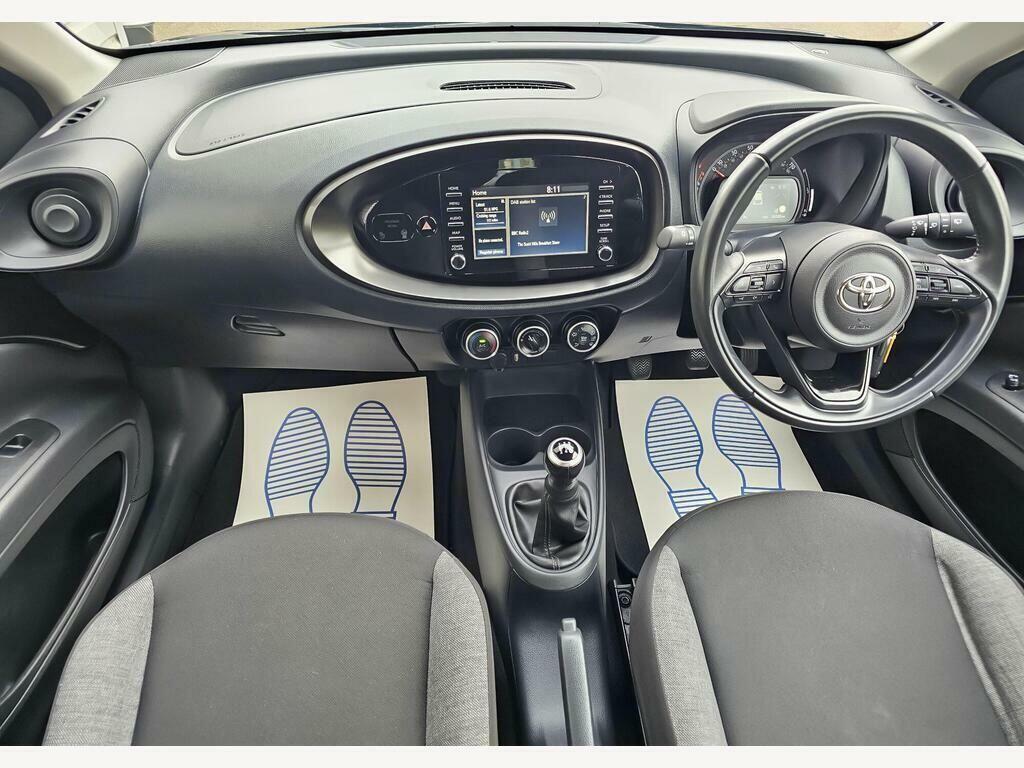 Toyota Aygo X Pure Black #2