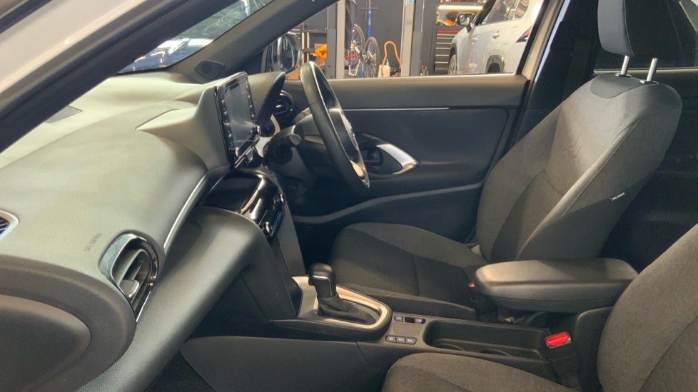 Toyota Yaris Cross 1.5 Vvt-h Design Suv Hybrid E-cvt Euro ET23XAN White #5