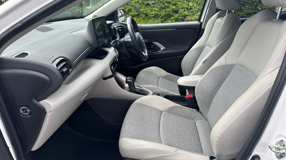 Toyota Yaris 1.5 Vvt-h Excel Hatchback Hybrid E-cvt EF23TYY White #5