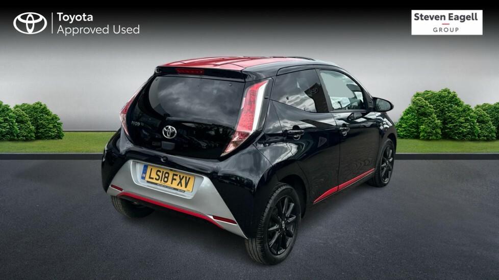 Toyota Aygo 1.0 Vvt-i X-press X-shift Euro 6 LS18FXV Black #2