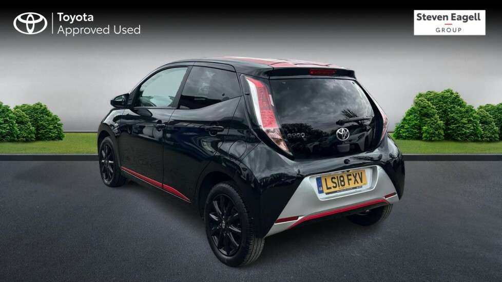 Toyota Aygo 1.0 Vvt-i X-press X-shift Euro 6 LS18FXV Black #4