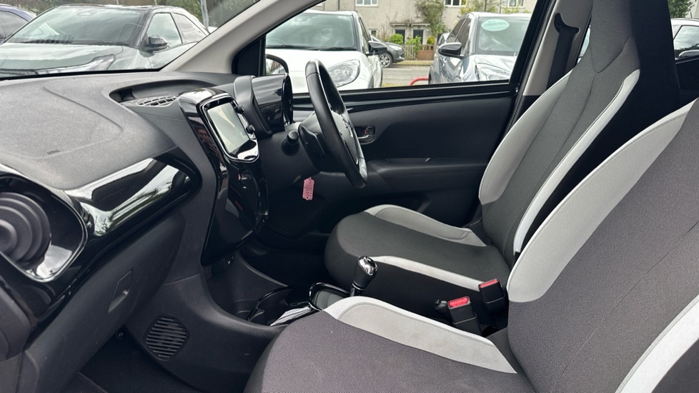 Toyota Aygo 1.0 Vvt-i X-press X-shift Euro 6 LS18FXV Black #5