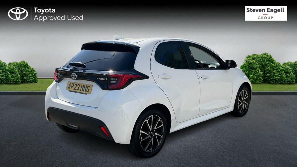 Toyota Yaris 1.5 Vvt-h Design E-cvt Euro 6 Ss AP23NNG White #2