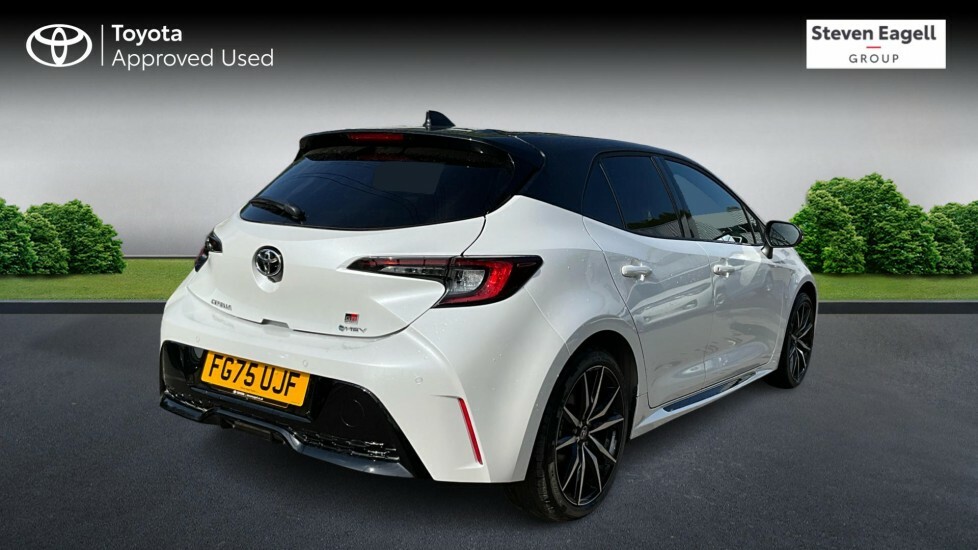 Toyota Corolla 2.0 Vvt-h Gr Sport Hatchback Hybrid Cvt FG75UJF White #2