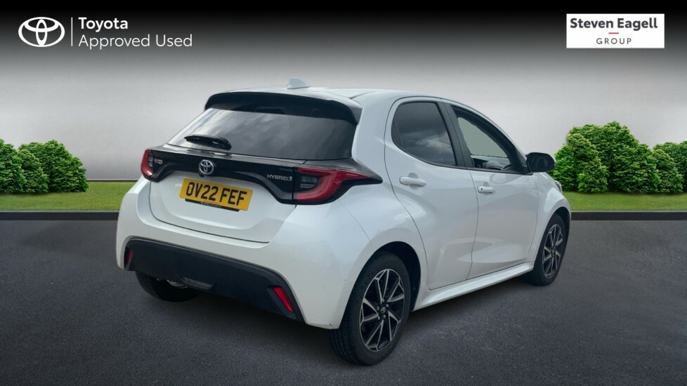 Toyota Yaris 1.5 Vvt-h Design E-cvt Euro 6 Ss OV22FEF White #2