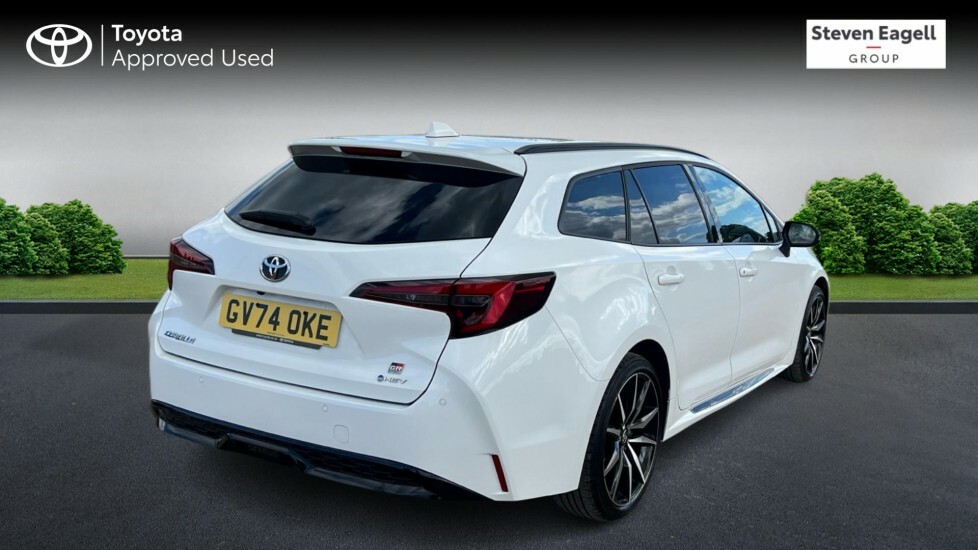 Toyota Corolla 1.8 Vvt-h Gr Sport Touring Sports Hybri GV74OKE White #2