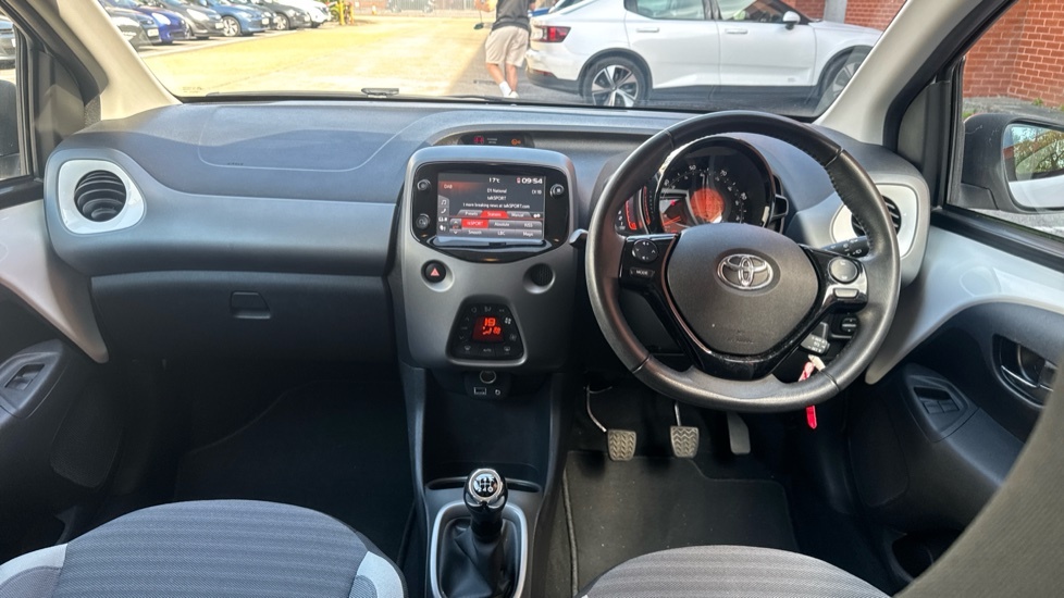 Toyota Aygo 1.0 Vvt-i X-trend Euro 6 GH19UJB White #6