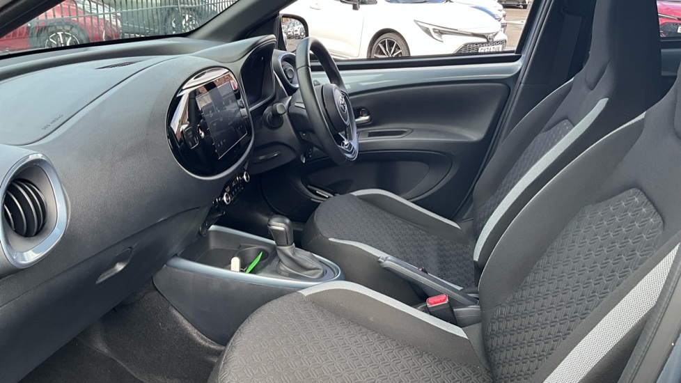 Toyota Aygo X 1.0 Vvt-i Edge Hatchback X-shift Euro 6 VA24LJK Grey #5