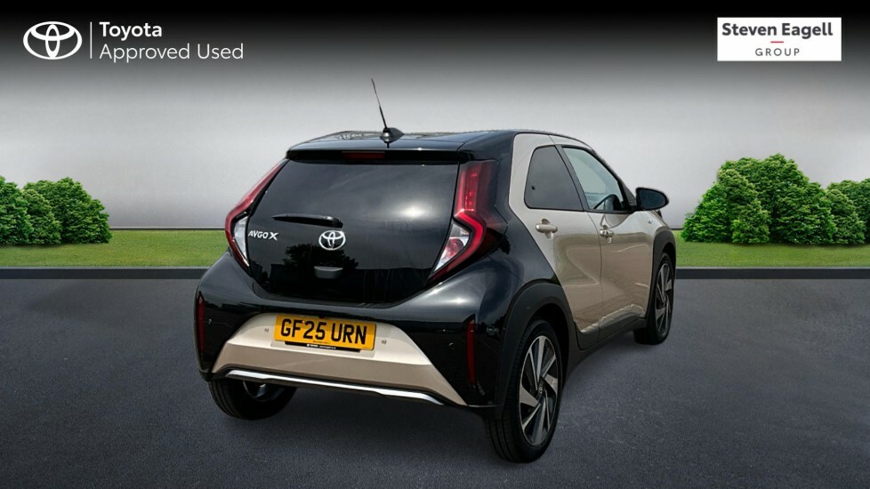 Toyota Aygo X 1.0 Vvt-i Exclusive Hatchback X-shift E GF25URN Beige #2