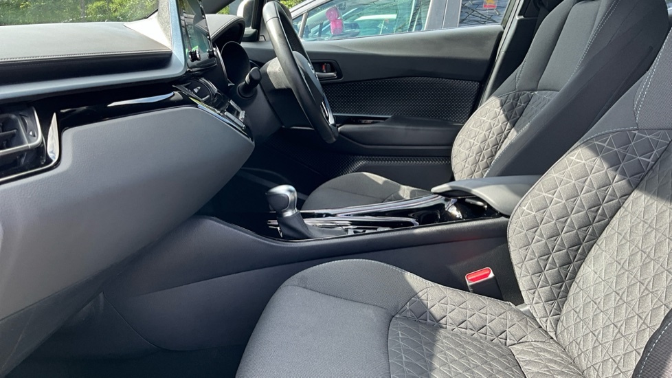 Toyota C-Hr 2.0 Vvt-h Gpf Design Suv Hybrid Cvt Eur White #5