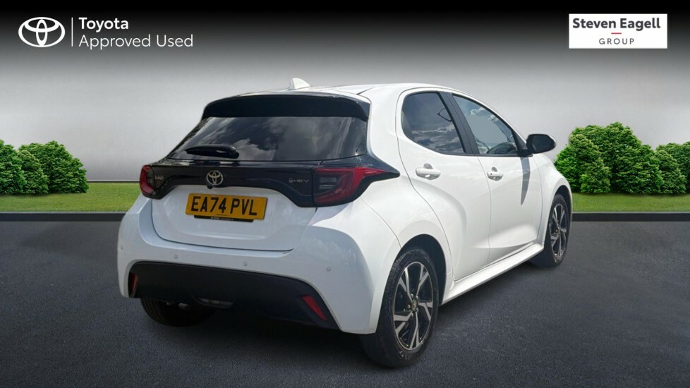 Toyota Yaris 1.5 Vvt-h Design Hatchback Hybrid E-cvt EA74PVL White #2