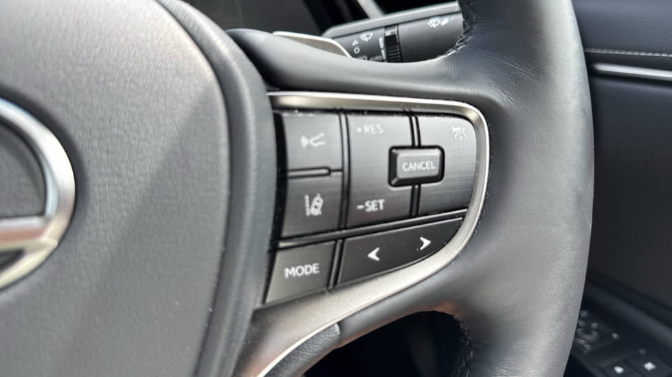 Lexus ES 300H 2.5 Takumi Cvt Blue #46