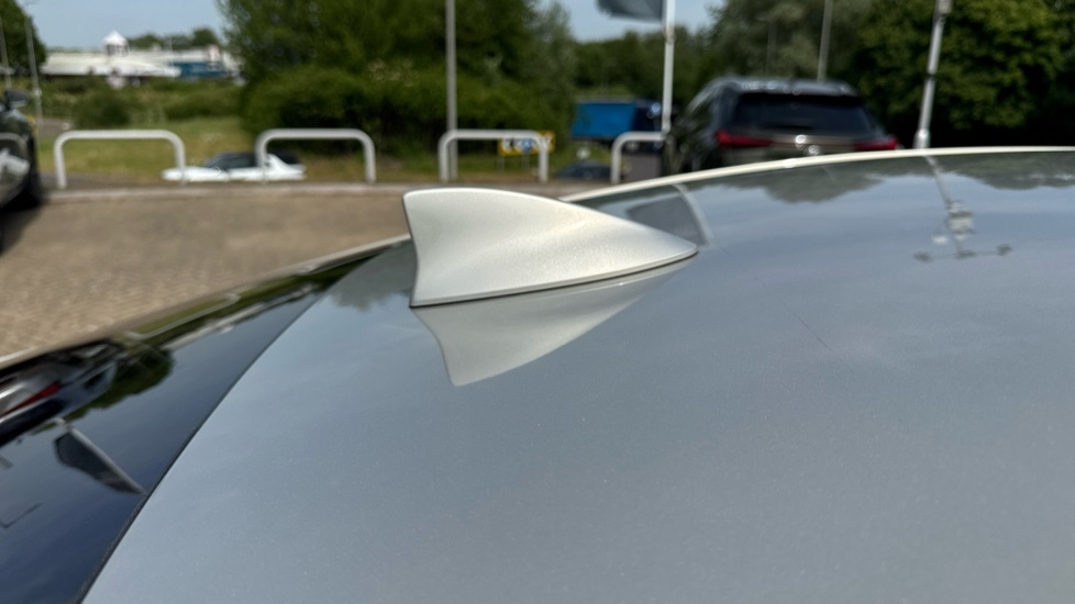 Lexus ES 300H 2.5 Takumi Cvt Blue #30
