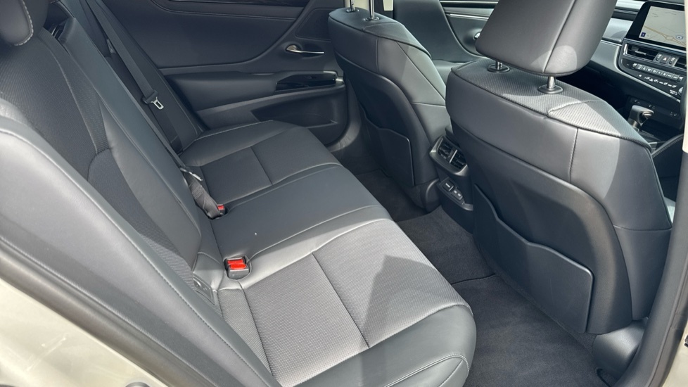 Lexus ES 300H 2.5 Takumi Cvt Blue #9